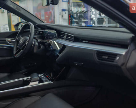 Черный Ауди Q8 Sportback e-tron, объемом двигателя 0 л и пробегом 24 тыс. км за 69800 $, фото 30 на Automoto.ua