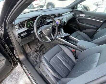 Черный Ауди Q8 Sportback e-tron, объемом двигателя 0 л и пробегом 12 тыс. км за 49100 $, фото 24 на Automoto.ua