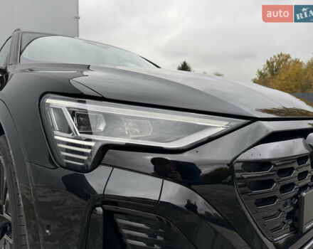Черный Ауди Q8 Sportback e-tron, объемом двигателя 0 л и пробегом 28 тыс. км за 64999 $, фото 19 на Automoto.ua