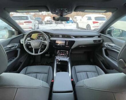 Черный Ауди Q8 Sportback e-tron, объемом двигателя 0 л и пробегом 12 тыс. км за 49100 $, фото 30 на Automoto.ua