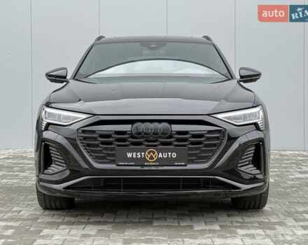 Черный Ауди Q8 Sportback e-tron, объемом двигателя 0 л и пробегом 28 тыс. км за 64999 $, фото 1 на Automoto.ua