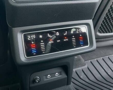 Черный Ауди Q8 Sportback e-tron, объемом двигателя 0 л и пробегом 12 тыс. км за 49100 $, фото 31 на Automoto.ua