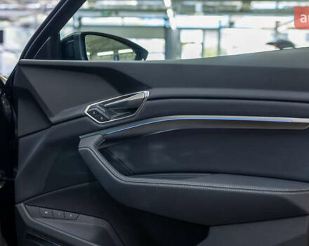 Черный Ауди Q8 Sportback e-tron, объемом двигателя 0 л и пробегом 24 тыс. км за 69800 $, фото 29 на Automoto.ua