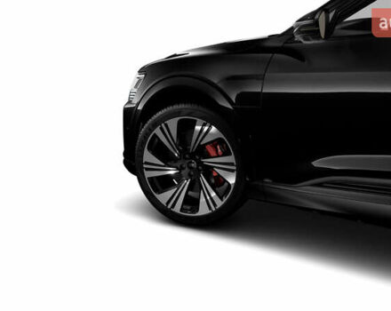 Черный Ауди Q8 Sportback e-tron, объемом двигателя 0 л и пробегом 24 тыс. км за 69800 $, фото 48 на Automoto.ua