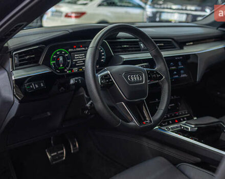 Черный Ауди Q8 Sportback e-tron, объемом двигателя 0 л и пробегом 24 тыс. км за 69800 $, фото 15 на Automoto.ua