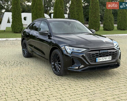 Чорний Ауді Q8 Sportback e-tron, об'ємом двигуна 0 л та пробігом 42 тис. км за 49800 $, фото 1 на Automoto.ua