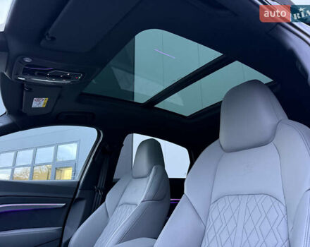 Черный Ауди Q8 Sportback e-tron, объемом двигателя 0 л и пробегом 28 тыс. км за 64999 $, фото 14 на Automoto.ua
