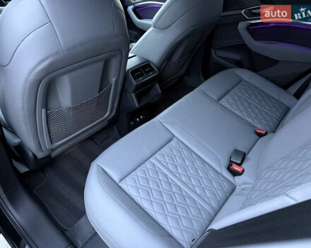 Черный Ауди Q8 Sportback e-tron, объемом двигателя 0 л и пробегом 28 тыс. км за 64999 $, фото 28 на Automoto.ua