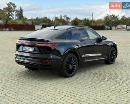 Чорний Ауді Q8 Sportback e-tron, об'ємом двигуна 0 л та пробігом 42 тис. км за 49800 $, фото 8 на Automoto.ua