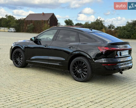 Чорний Ауді Q8 Sportback e-tron, об'ємом двигуна 0 л та пробігом 42 тис. км за 49800 $, фото 5 на Automoto.ua