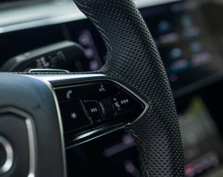 Черный Ауди Q8 Sportback e-tron, объемом двигателя 0 л и пробегом 24 тыс. км за 69800 $, фото 14 на Automoto.ua