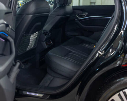 Черный Ауди Q8 Sportback e-tron, объемом двигателя 0 л и пробегом 24 тыс. км за 69800 $, фото 20 на Automoto.ua