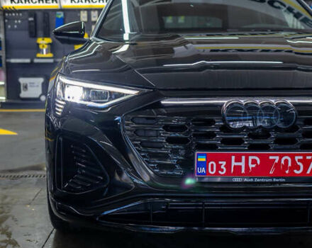 Черный Ауди Q8 Sportback e-tron, объемом двигателя 0 л и пробегом 24 тыс. км за 69800 $, фото 4 на Automoto.ua