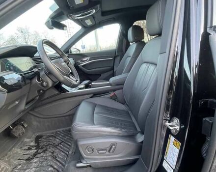 Черный Ауди Q8 Sportback e-tron, объемом двигателя 0 л и пробегом 12 тыс. км за 49100 $, фото 25 на Automoto.ua