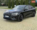 Чорний Ауді Q8 Sportback e-tron, об'ємом двигуна 0 л та пробігом 42 тис. км за 49800 $, фото 3 на Automoto.ua