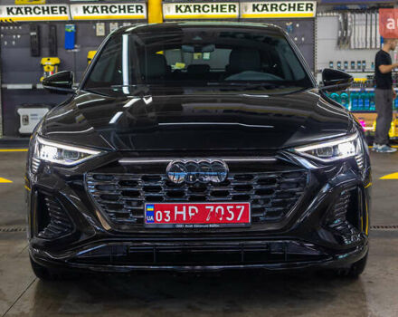 Черный Ауди Q8 Sportback e-tron, объемом двигателя 0 л и пробегом 24 тыс. км за 69800 $, фото 1 на Automoto.ua