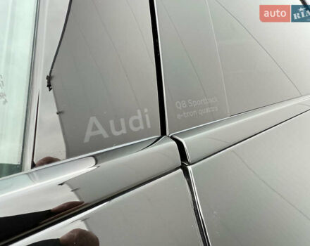 Черный Ауди Q8 Sportback e-tron, объемом двигателя 0 л и пробегом 28 тыс. км за 64999 $, фото 23 на Automoto.ua