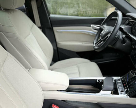 Чорний Ауді Q8 Sportback e-tron, об'ємом двигуна 0 л та пробігом 62 тис. км за 58000 $, фото 97 на Automoto.ua