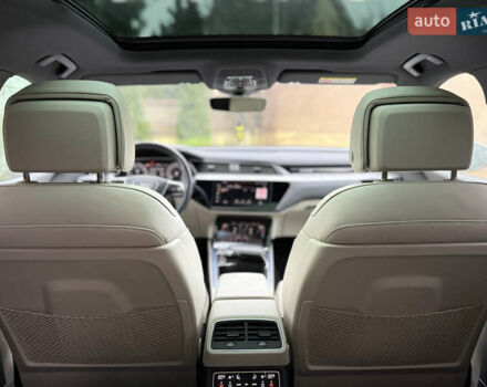 Чорний Ауді Q8 Sportback e-tron, об'ємом двигуна 0 л та пробігом 62 тис. км за 58000 $, фото 104 на Automoto.ua