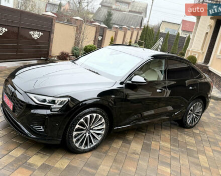 Чорний Ауді Q8 Sportback e-tron, об'ємом двигуна 0 л та пробігом 62 тис. км за 58000 $, фото 29 на Automoto.ua