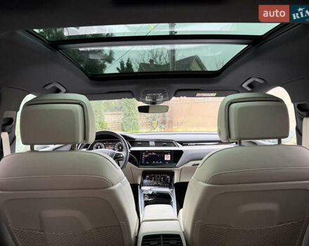 Чорний Ауді Q8 Sportback e-tron, об'ємом двигуна 0 л та пробігом 62 тис. км за 58000 $, фото 111 на Automoto.ua