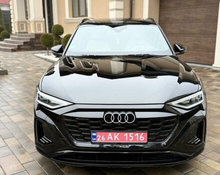 Чорний Ауді Q8 Sportback e-tron, об'ємом двигуна 0 л та пробігом 62 тис. км за 58000 $, фото 3 на Automoto.ua