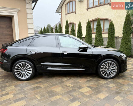 Чорний Ауді Q8 Sportback e-tron, об'ємом двигуна 0 л та пробігом 62 тис. км за 58000 $, фото 10 на Automoto.ua