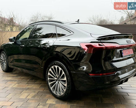 Чорний Ауді Q8 Sportback e-tron, об'ємом двигуна 0 л та пробігом 62 тис. км за 58000 $, фото 23 на Automoto.ua