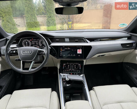 Чорний Ауді Q8 Sportback e-tron, об'ємом двигуна 0 л та пробігом 62 тис. км за 58000 $, фото 108 на Automoto.ua