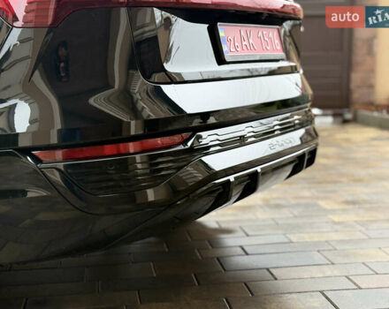 Чорний Ауді Q8 Sportback e-tron, об'ємом двигуна 0 л та пробігом 62 тис. км за 58000 $, фото 24 на Automoto.ua