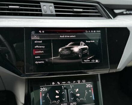 Чорний Ауді Q8 Sportback e-tron, об'ємом двигуна 0 л та пробігом 62 тис. км за 58000 $, фото 125 на Automoto.ua