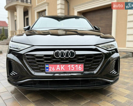 Чорний Ауді Q8 Sportback e-tron, об'ємом двигуна 0 л та пробігом 62 тис. км за 58000 $, фото 4 на Automoto.ua