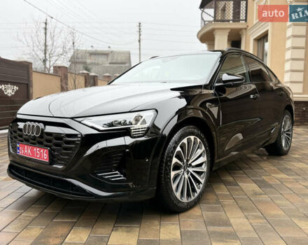 Чорний Ауді Q8 Sportback e-tron, об'ємом двигуна 0 л та пробігом 62 тис. км за 58000 $, фото 1 на Automoto.ua