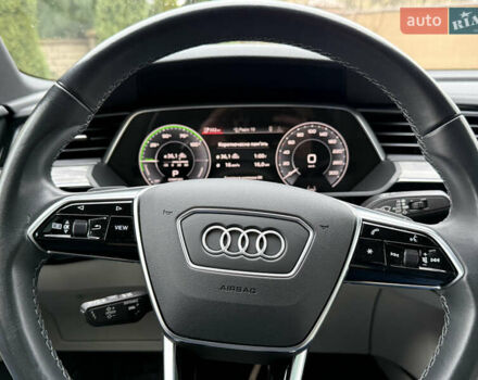 Чорний Ауді Q8 Sportback e-tron, об'ємом двигуна 0 л та пробігом 62 тис. км за 58000 $, фото 120 на Automoto.ua