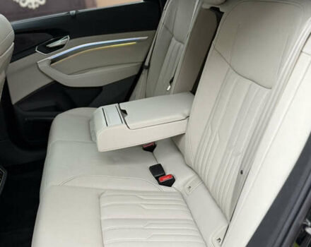 Чорний Ауді Q8 Sportback e-tron, об'ємом двигуна 0 л та пробігом 62 тис. км за 58000 $, фото 70 на Automoto.ua