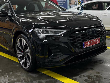 Черный Ауди Q8 Sportback e-tron, объемом двигателя 0 л и пробегом 24 тыс. км за 73227 $, фото 1 на Automoto.ua