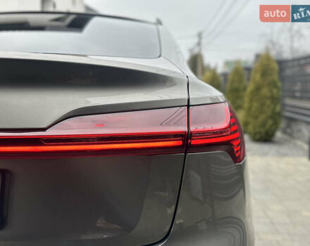 Коричневый Ауди Q8 Sportback e-tron, объемом двигателя 0 л и пробегом 43 тыс. км за 58499 $, фото 39 на Automoto.ua