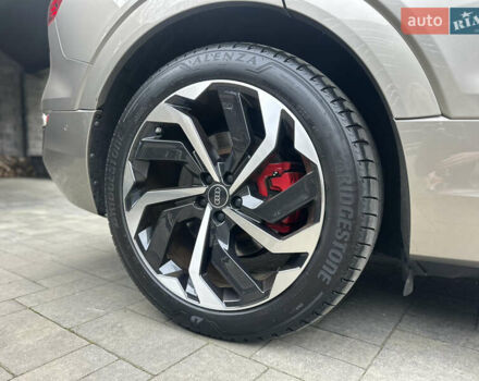 Коричневый Ауди Q8 Sportback e-tron, объемом двигателя 0 л и пробегом 43 тыс. км за 58499 $, фото 6 на Automoto.ua