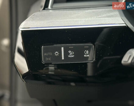 Коричневый Ауди Q8 Sportback e-tron, объемом двигателя 0 л и пробегом 43 тыс. км за 58499 $, фото 53 на Automoto.ua