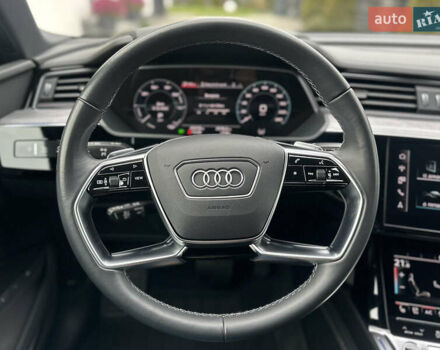 Коричневый Ауди Q8 Sportback e-tron, объемом двигателя 0 л и пробегом 43 тыс. км за 58499 $, фото 55 на Automoto.ua