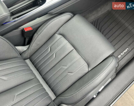 Коричневый Ауди Q8 Sportback e-tron, объемом двигателя 0 л и пробегом 43 тыс. км за 58499 $, фото 93 на Automoto.ua