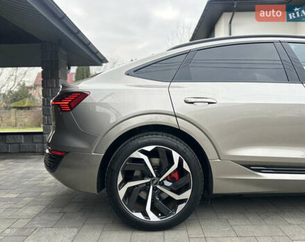 Коричневый Ауди Q8 Sportback e-tron, объемом двигателя 0 л и пробегом 43 тыс. км за 58499 $, фото 4 на Automoto.ua