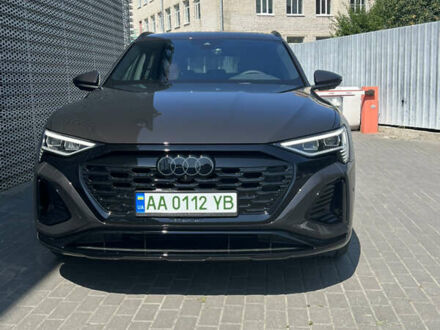 Ауди Q8 Sportback e-tron 2023 в Киеве на Automoto.ua Коричневый Ауди Q8 Sportback e-tron, объемом двигателя 0 л и пробегом 34 тыс. км за 58000 $, фото 1 на Automoto.ua