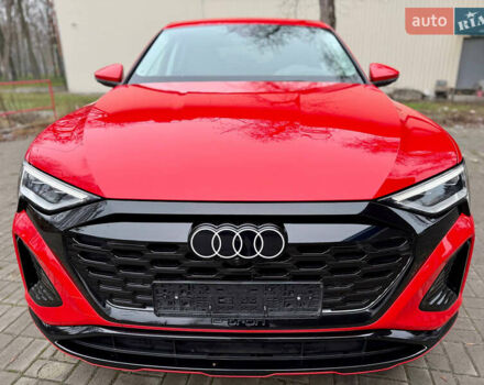 Червоний Ауді Q8 Sportback e-tron, об'ємом двигуна 0 л та пробігом 55 тис. км за 54500 $, фото 2 на Automoto.ua