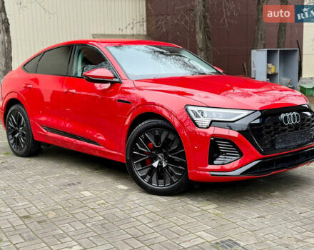 Червоний Ауді Q8 Sportback e-tron, об'ємом двигуна 0 л та пробігом 55 тис. км за 54500 $, фото 12 на Automoto.ua