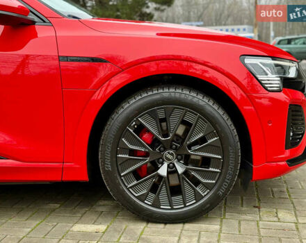 Червоний Ауді Q8 Sportback e-tron, об'ємом двигуна 0 л та пробігом 55 тис. км за 54500 $, фото 4 на Automoto.ua