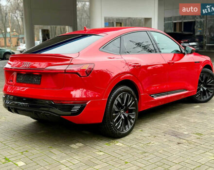 Червоний Ауді Q8 Sportback e-tron, об'ємом двигуна 0 л та пробігом 55 тис. км за 54500 $, фото 10 на Automoto.ua