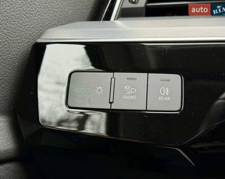 Червоний Ауді Q8 Sportback e-tron, об'ємом двигуна 0 л та пробігом 55 тис. км за 54500 $, фото 62 на Automoto.ua