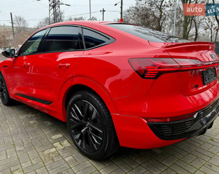 Червоний Ауді Q8 Sportback e-tron, об'ємом двигуна 0 л та пробігом 55 тис. км за 54500 $, фото 9 на Automoto.ua