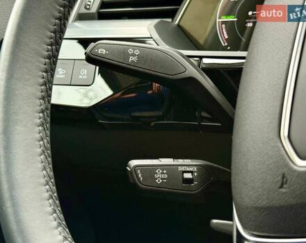 Червоний Ауді Q8 Sportback e-tron, об'ємом двигуна 0 л та пробігом 55 тис. км за 54500 $, фото 63 на Automoto.ua